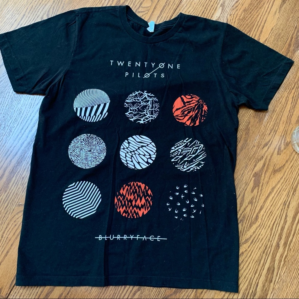Official twenty one pilots band tee. Worn once!